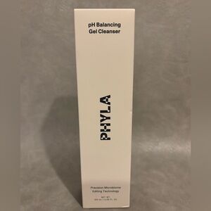 Phyla pH Balancing Gel Cleanser 120ml